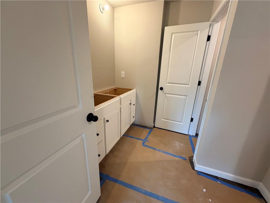 327 Rolling Green Road Property Photo 11
