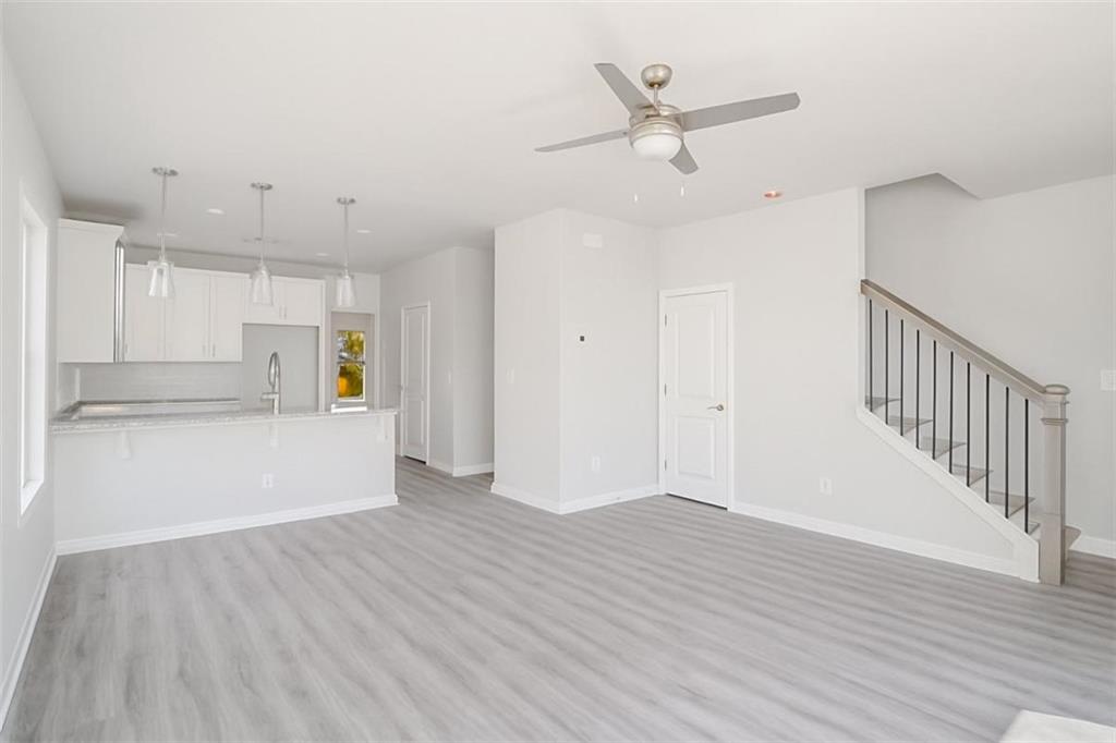 360 Dempsey Drive Property Photo 4