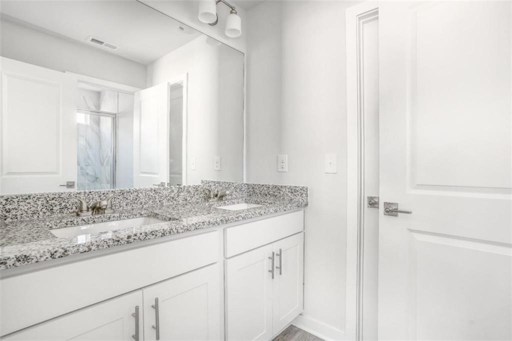 360 Dempsey Drive Property Photo 6