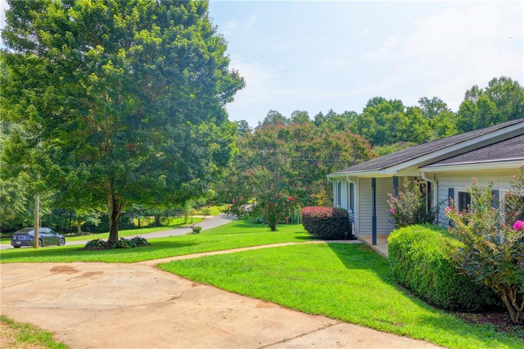4410 Meadow Trail Property Photo 5