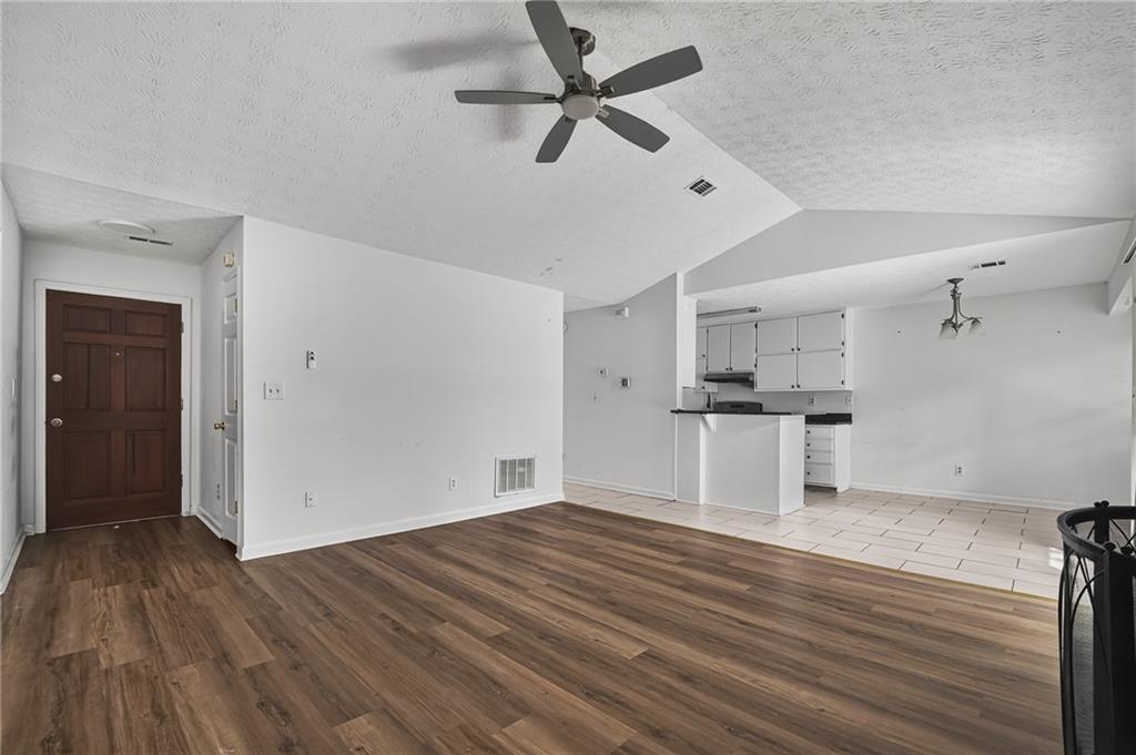 7185 Nunn Woods Way Property Photo 6