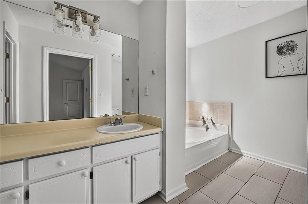 7185 Nunn Woods Way Property Photo 17
