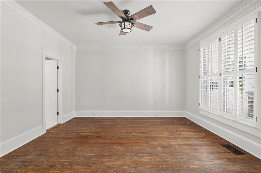 1355 Mercer Avenue Property Photo 8