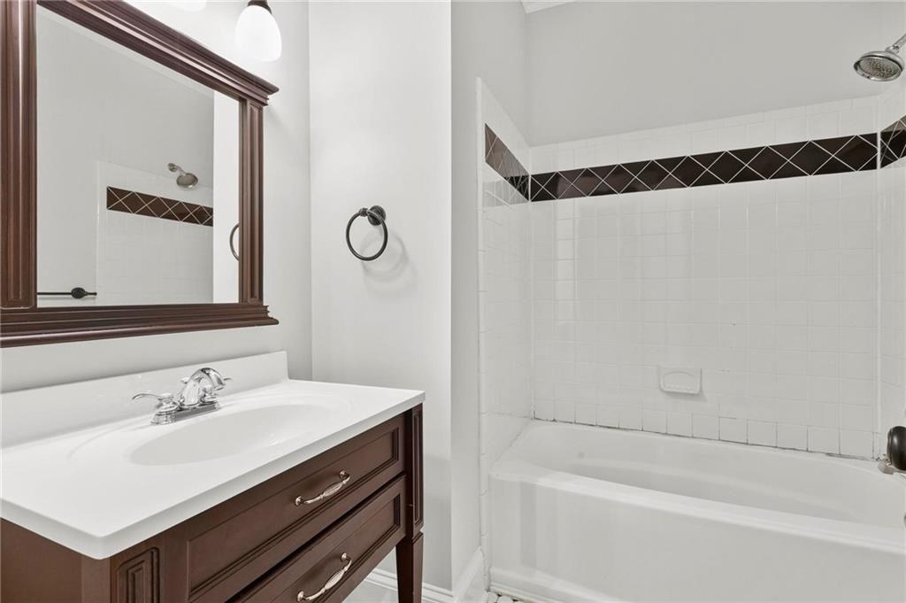 1355 Mercer Avenue Property Photo 22