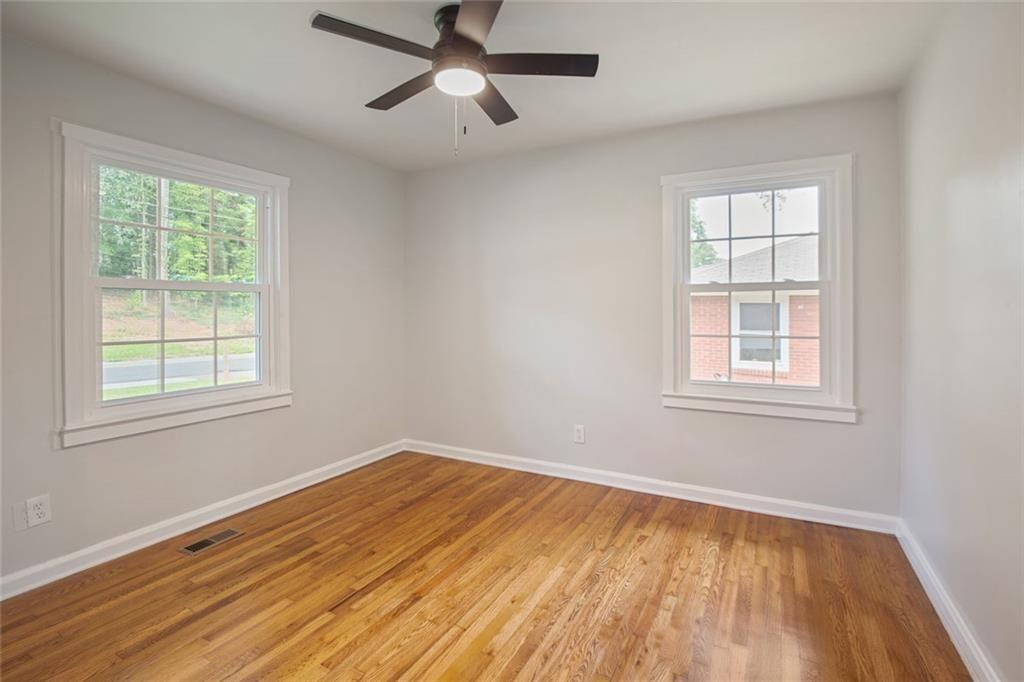 216 Austin Avenue Ne Property Photo 38
