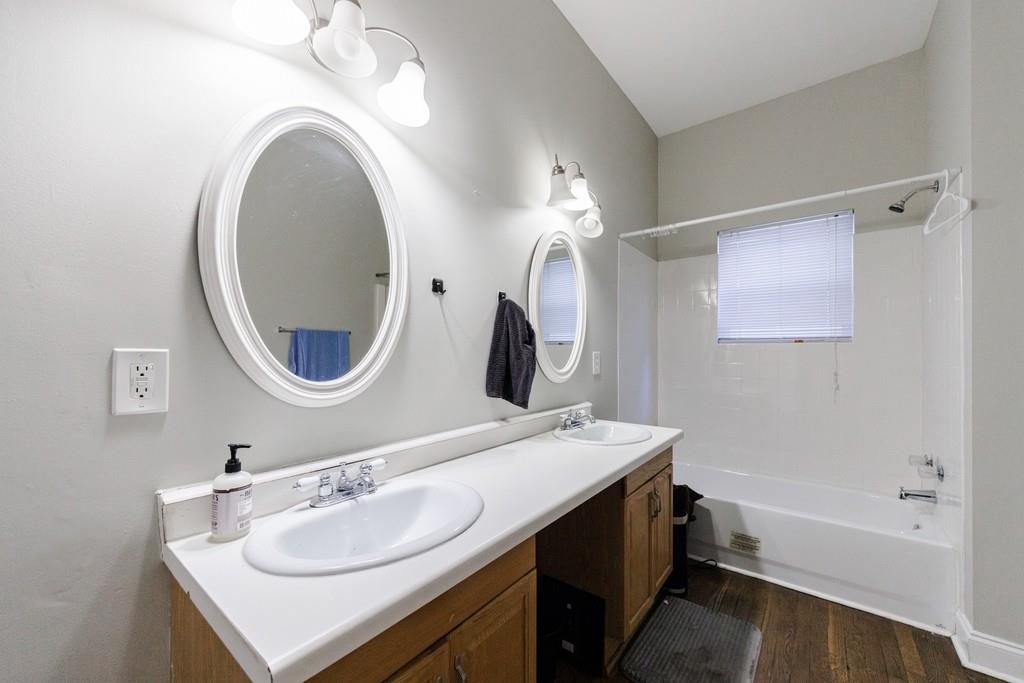 358 Clifford Avenue Property Photo 11