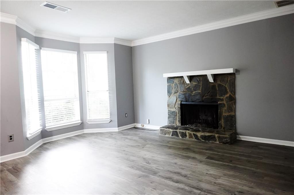 1082 Huntington Trace Se Property Photo 5