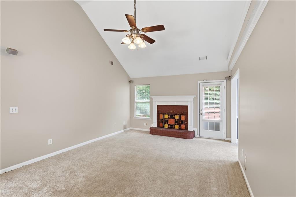 165 Syracuse Lane Property Photo 4