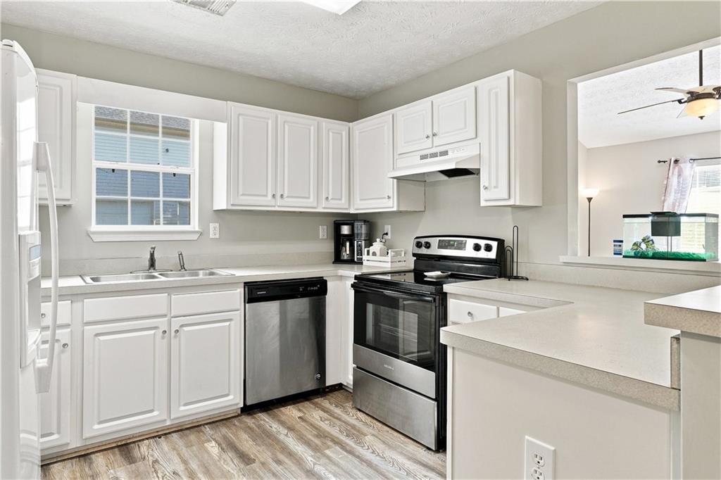 31 Kingston Pointe Drive Property Photo 11