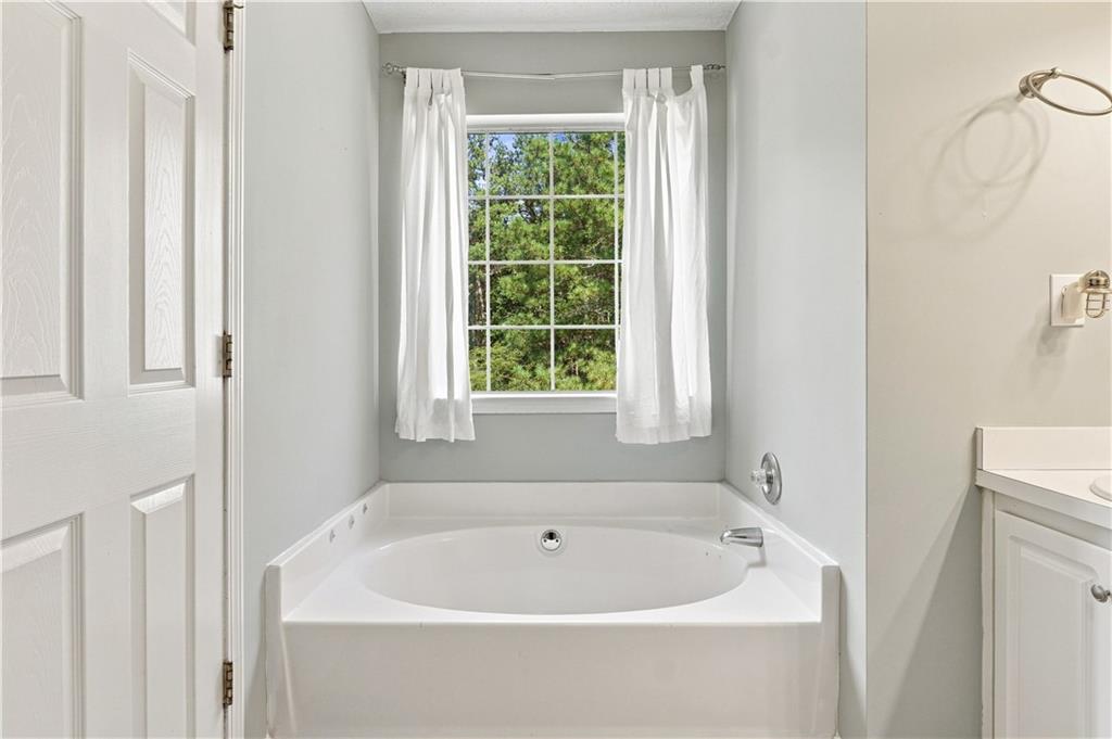31 Kingston Pointe Drive Property Photo 20