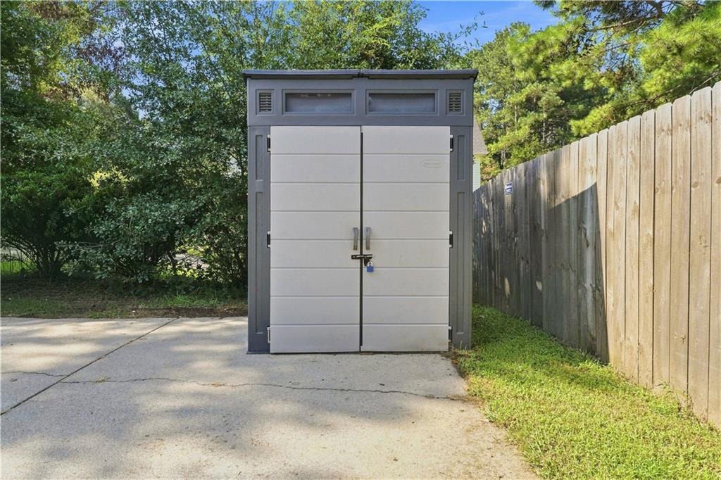 31 Kingston Pointe Drive Property Photo 34