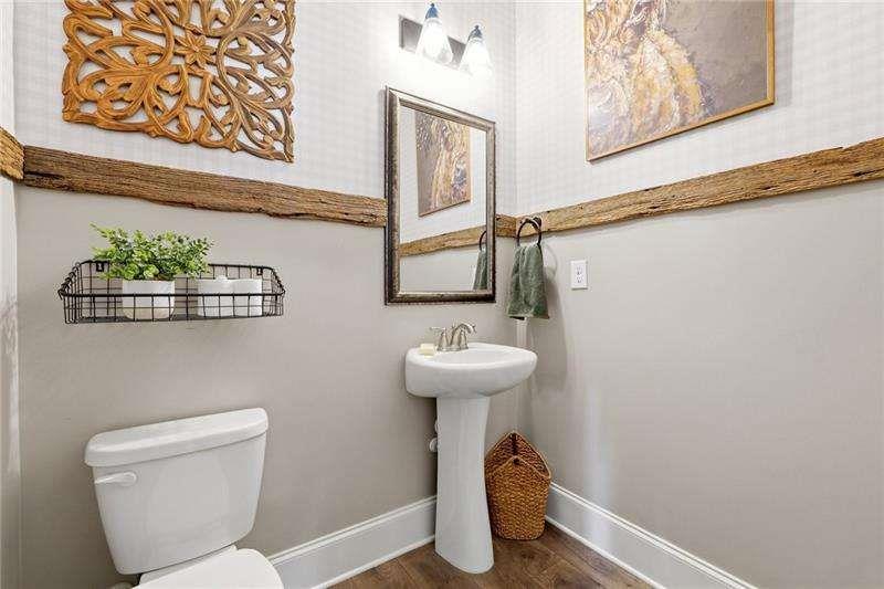 121 Treeline Trail Property Photo 10