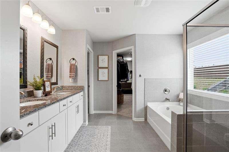 121 Treeline Trail Property Photo 15