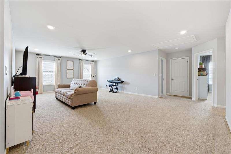 121 Treeline Trail Property Photo 16