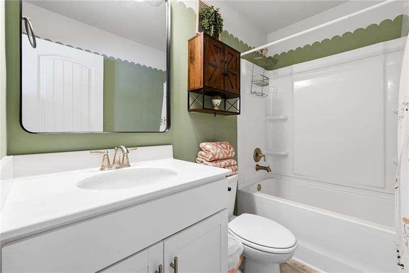 121 Treeline Trail Property Photo 18