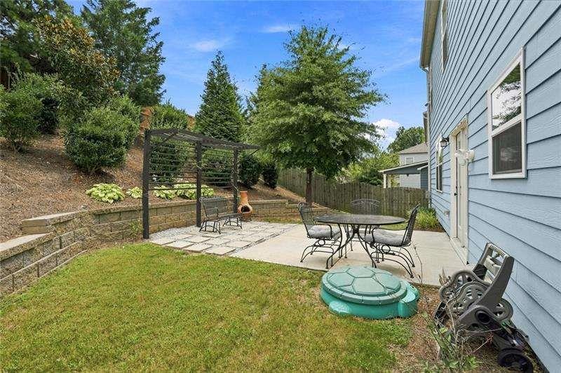 121 Treeline Trail Property Photo 23
