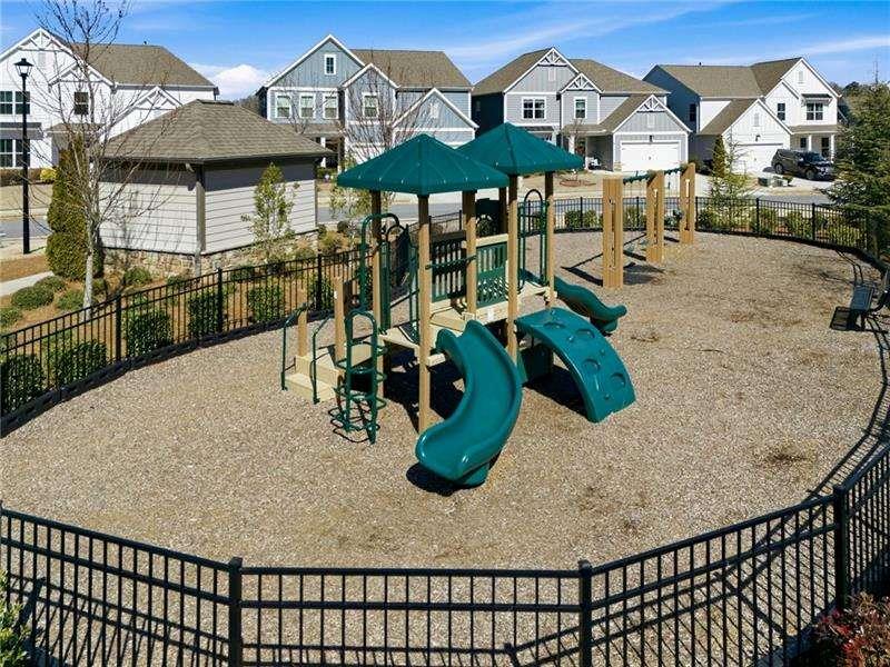 121 Treeline Trail Property Photo 27