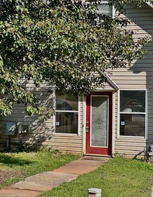 9053 Stoneleigh Trace Property Photo 1