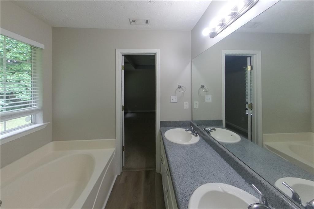 7818736 Property Photo 7