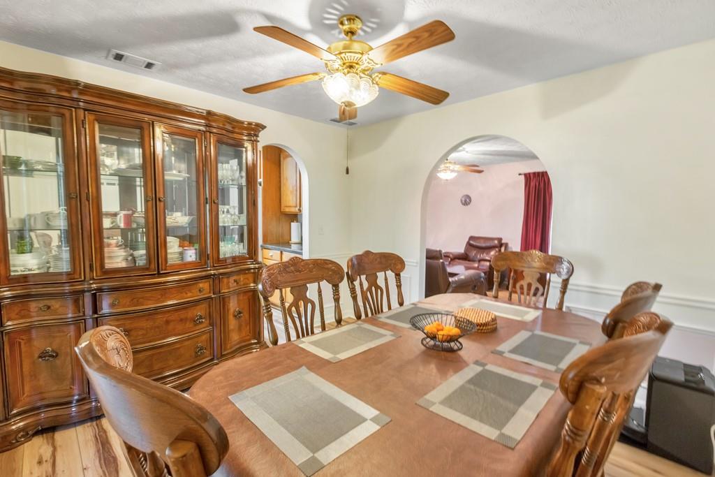 1675 Round Road Property Photo 7