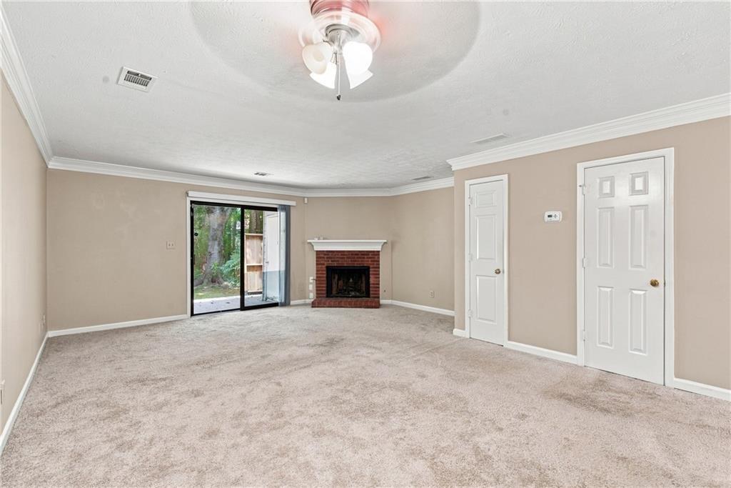 136 Sterling Court Property Photo 6