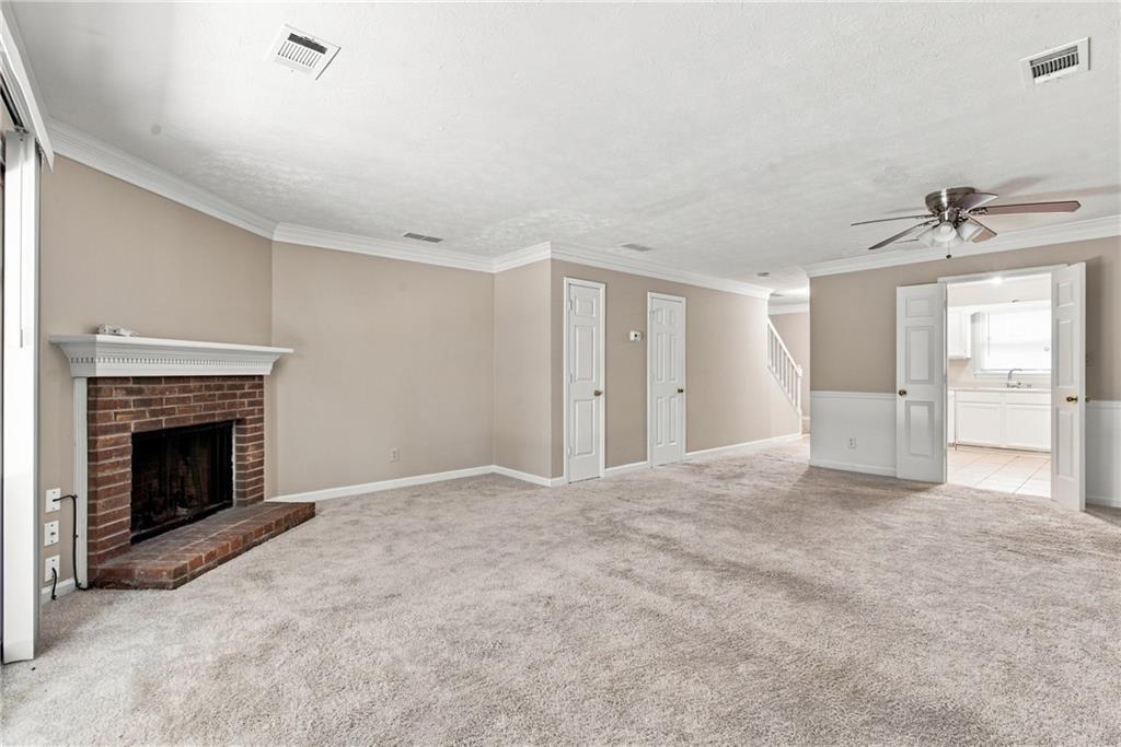 136 Sterling Court Property Photo 7
