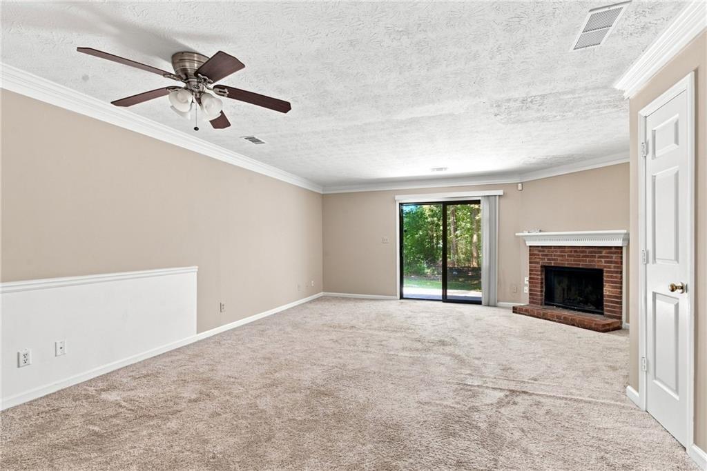 136 Sterling Court Property Photo 8