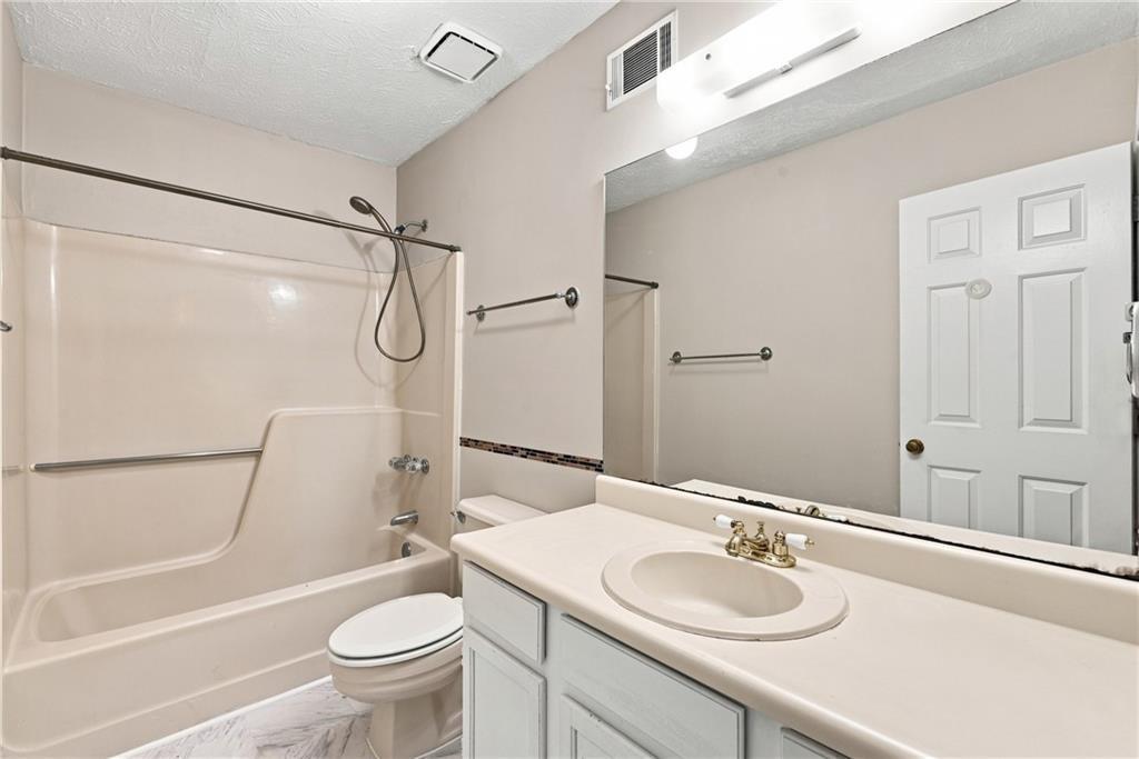136 Sterling Court Property Photo 17