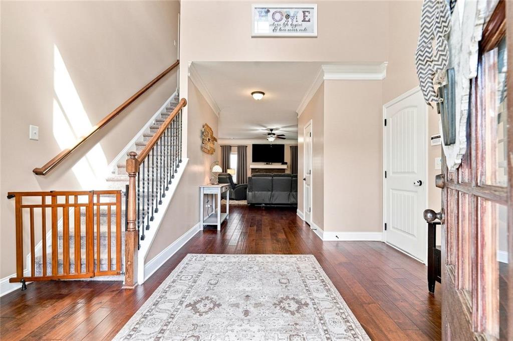 334 Red Cap Circle Property Photo 3