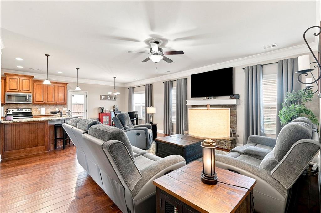 334 Red Cap Circle Property Photo 6
