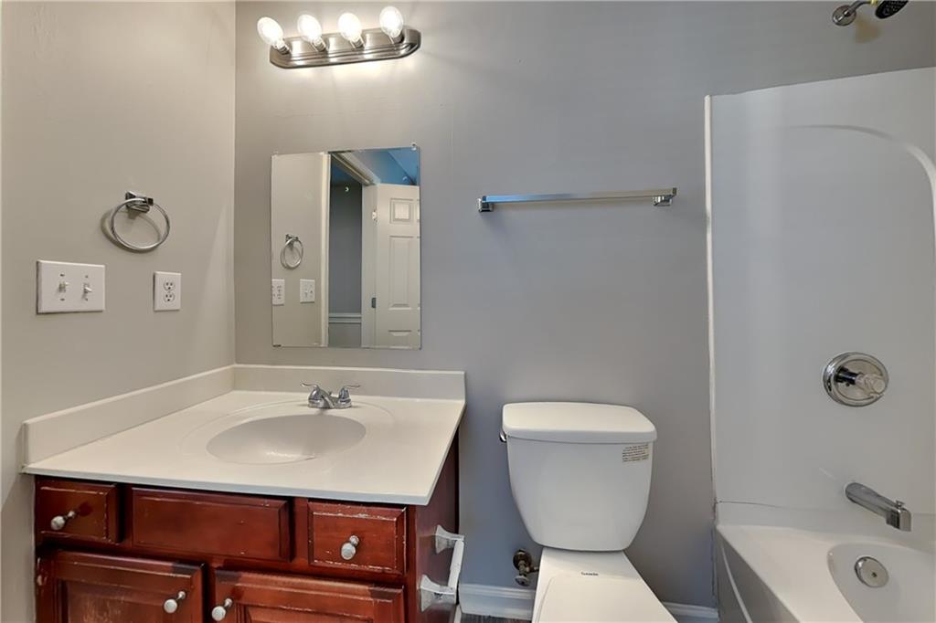 7818808 Property Photo 13