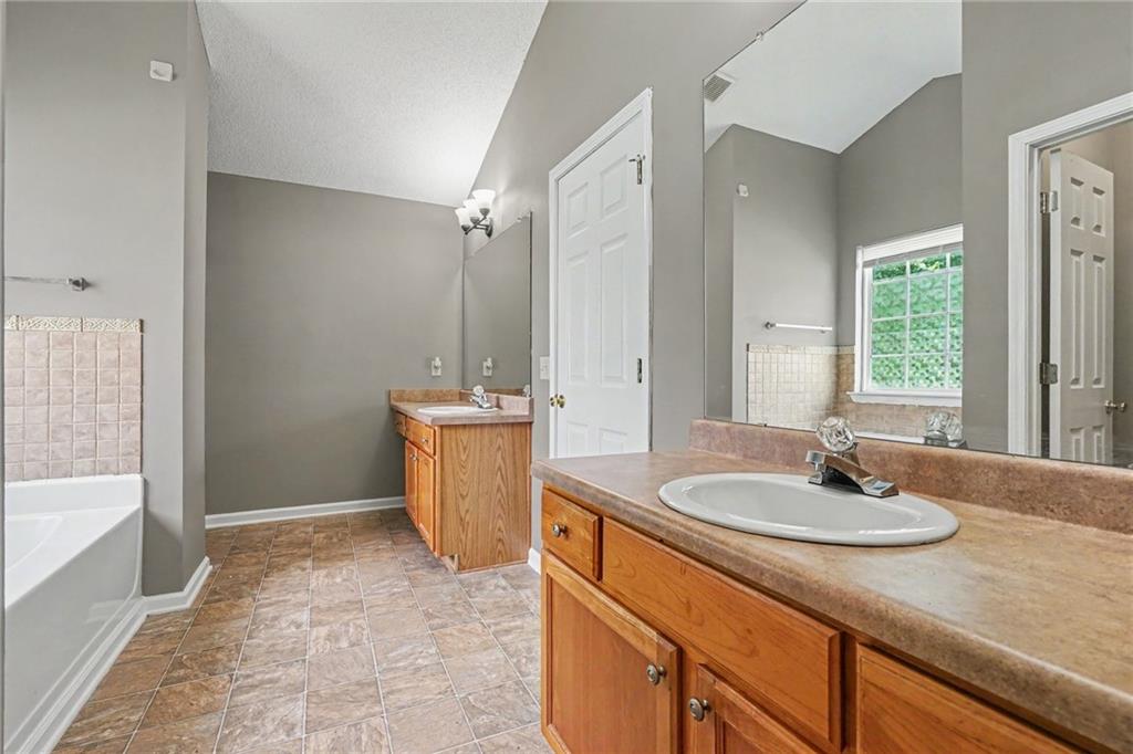 230 Stone Ridge Way Property Photo 23