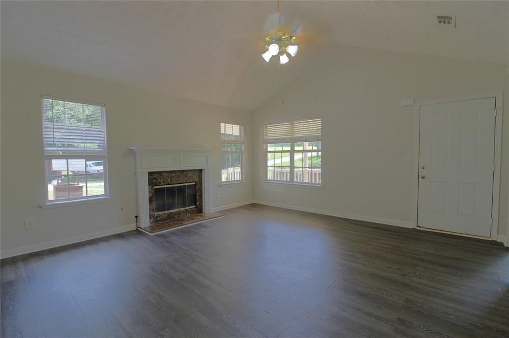 5613 Highway 81 E Property Photo 7