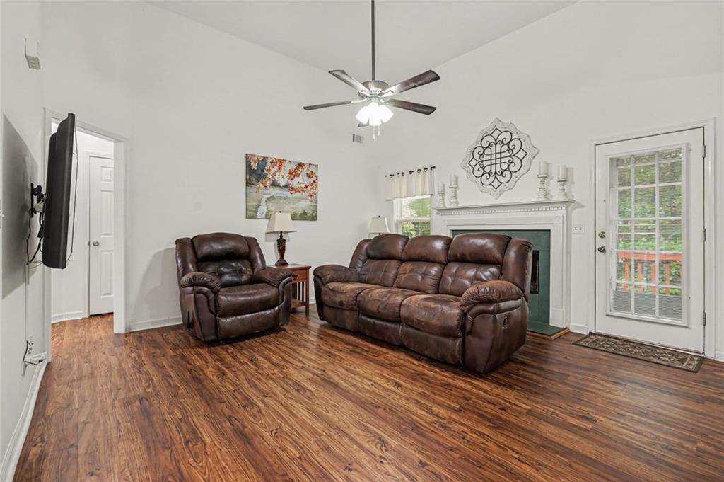 352 Academy Woods Drive Property Photo 3