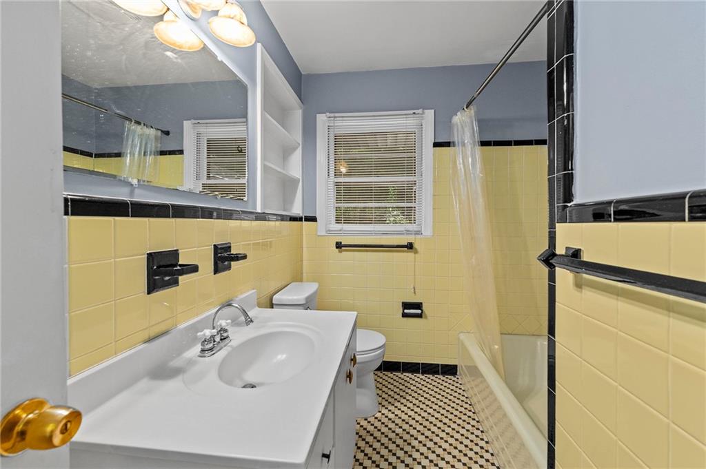 1747 Crestridge Drive Se Property Photo 12