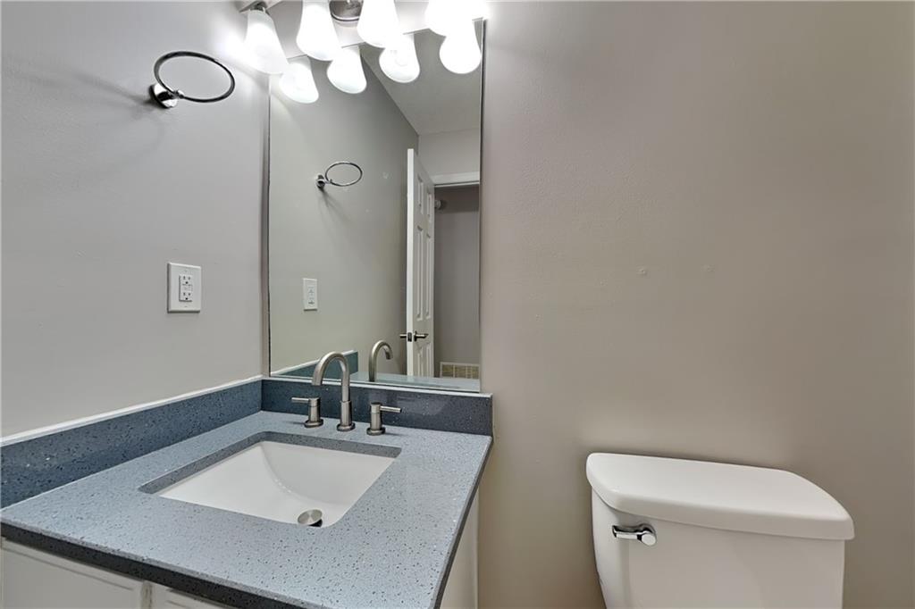 7818903 Property Photo 13