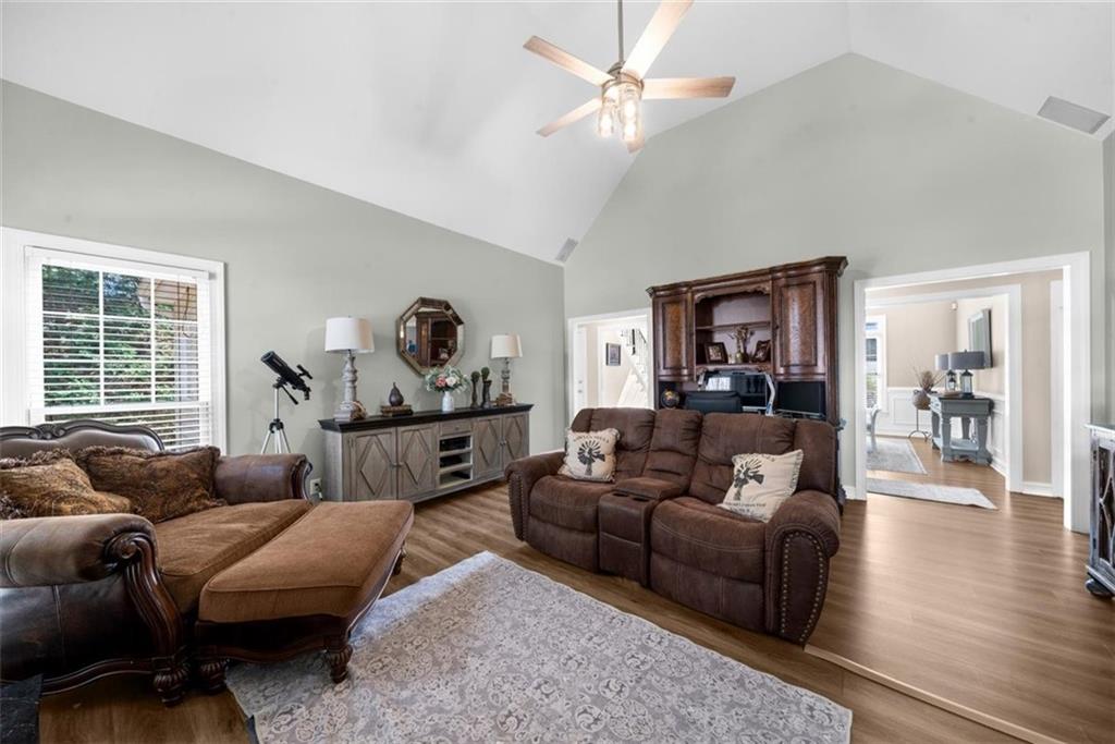 2638 Waters Edge Drive Property Photo 11