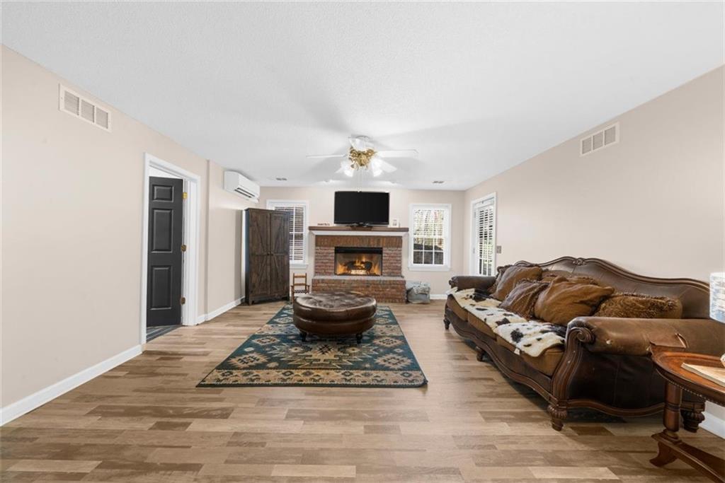 2638 Waters Edge Drive Property Photo 49