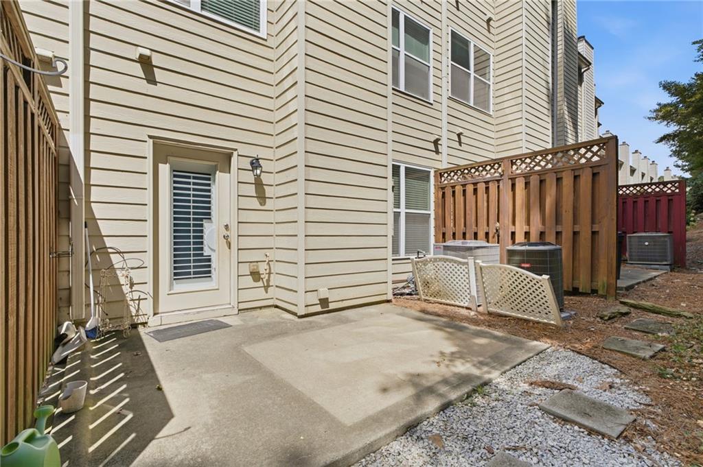 958 Firethorne Pass Property Photo 28