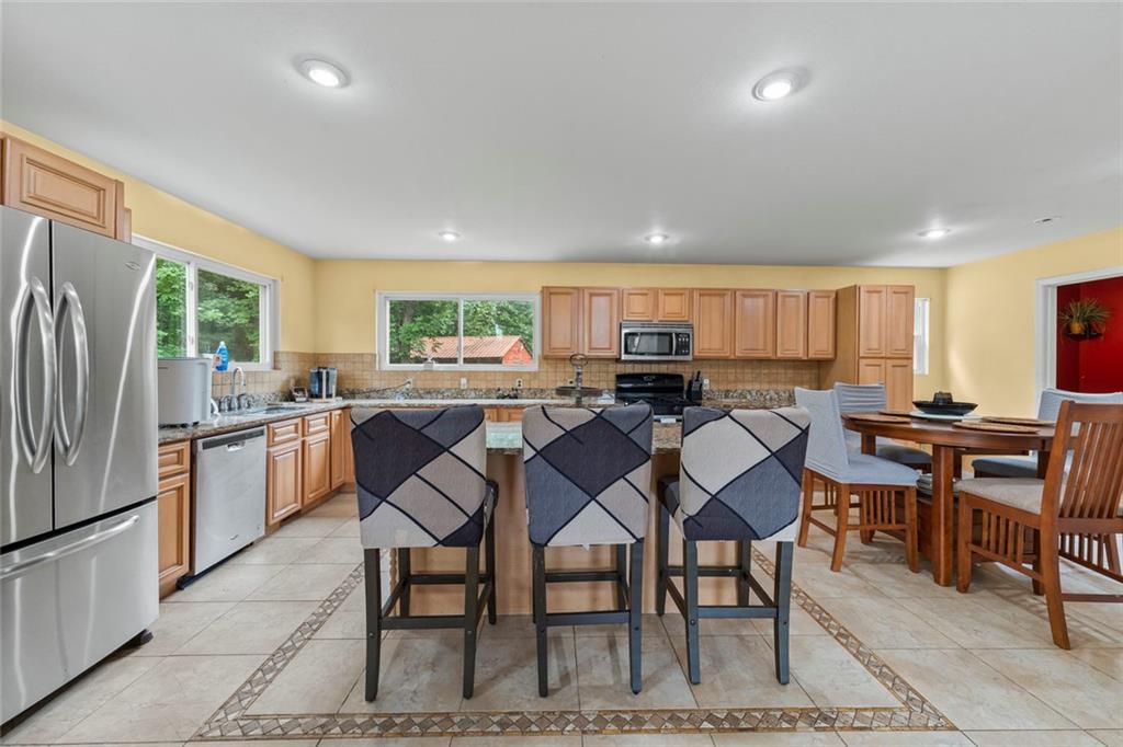 455 Holt Road Property Photo 5