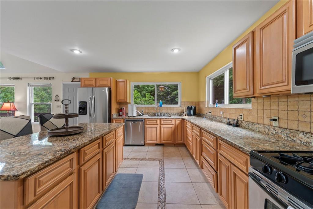 455 Holt Road Property Photo 6
