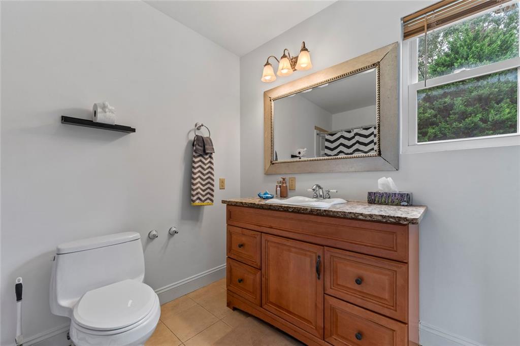455 Holt Road Property Photo 9