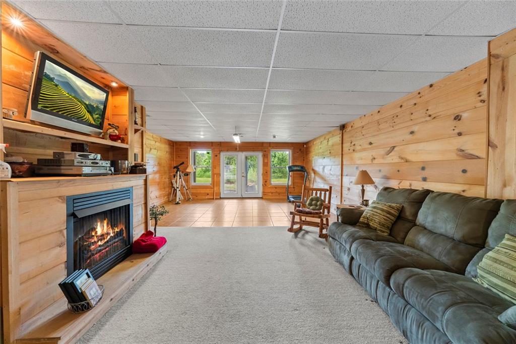 455 Holt Road Property Photo 14