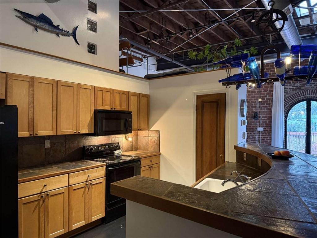 184 Walker Street Ste E Property Photo 8