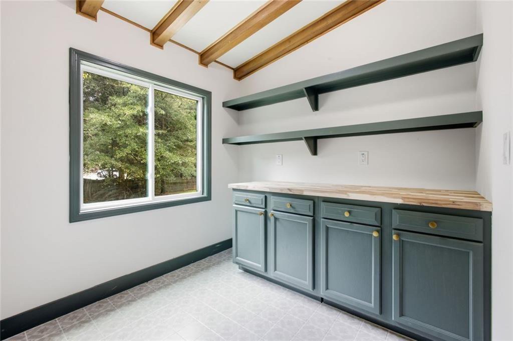 3464 Herschel Road Property Photo 8