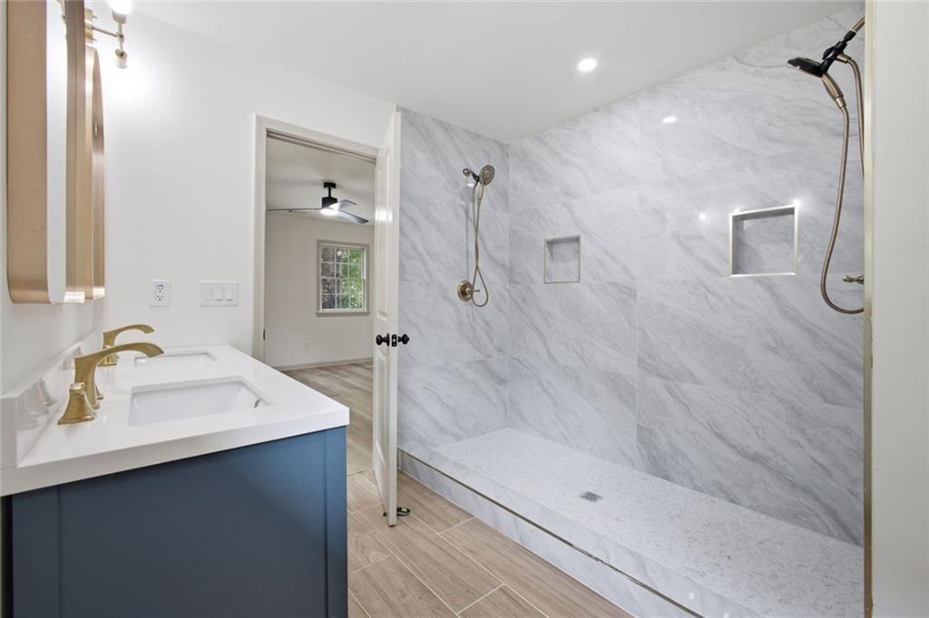 3464 Herschel Road Property Photo 13
