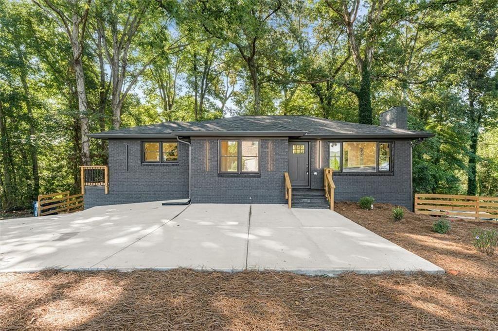 6025 Oakdale Road Se Property Photo 1