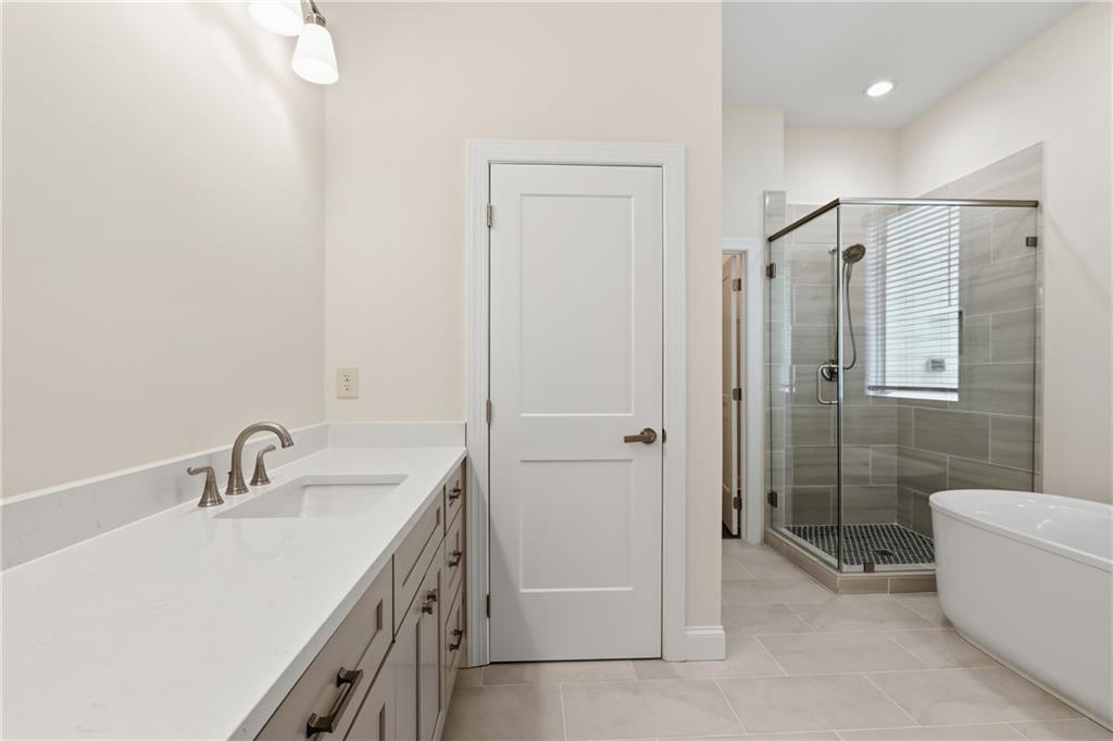114 Grove Park Drive Property Photo 26