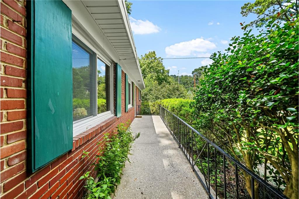 454 Superior Avenue Property Photo 3