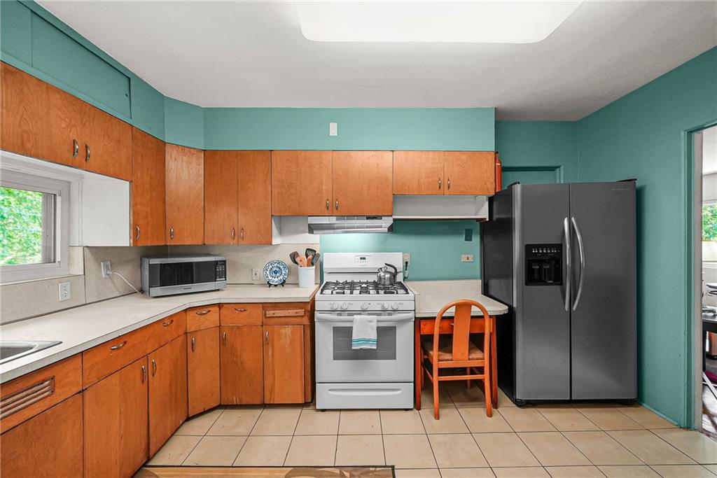 454 Superior Avenue Property Photo 10